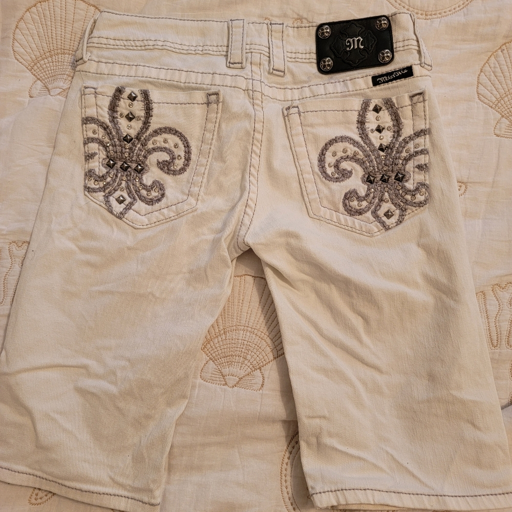 Miss Me White Bermuda Shorts 28